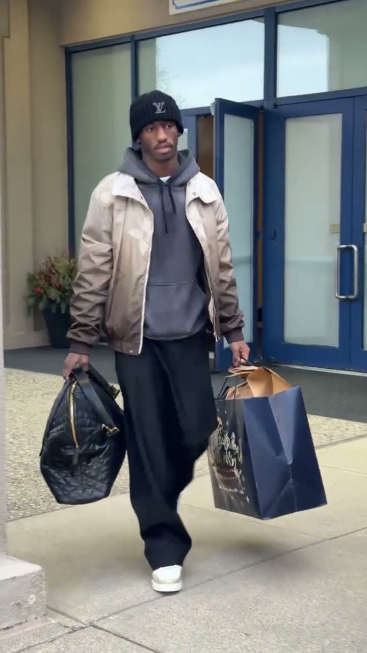 Jordan Addison Arriving for Sunday Night Football in Detroit ?